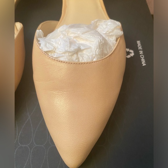 Nude/Natural Nine West Flats (NWOT) - Picture 11 of 12